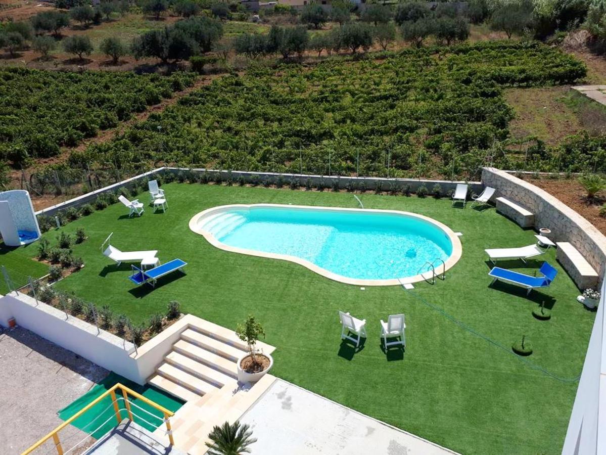 Spacious With Sea And Mountain Views In Villa